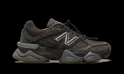9060 "Blacktop/Dark Moss/Black"